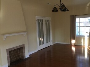 246 N Wilson Ave, Unit 306 in Pasadena, CA - Foto de edificio - Building Photo