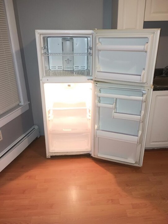 102 1st Ave in Warwick, RI - Building Photo