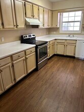 1033 DeKalb St in Auburn, AL - Building Photo - Building Photo