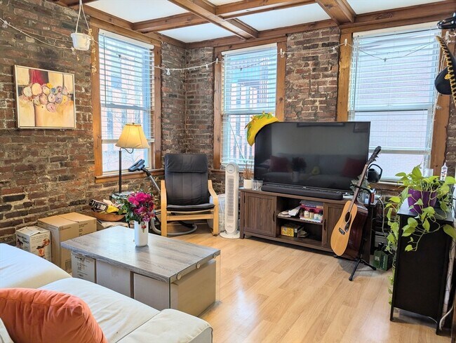 274 Cambridge St, Unit #5 in Boston, MA - Building Photo - Building Photo