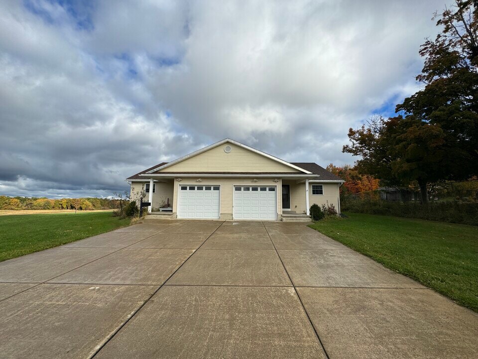 1988 Brant Rd, Unit Right in North Collins, NY - Building Photo