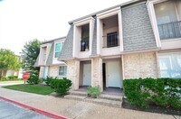 12633 Memorial Dr photo'