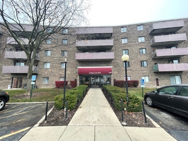 1460 Fairlane Dr in Schaumburg, IL - Building Photo