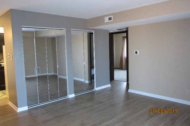 14785 Lake View Dr in Orland Park, IL - Building Photo - Building Photo