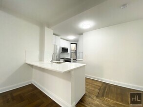 WEST 68 STREET, Unit 9G in New York, NY - Building Photo - Building Photo