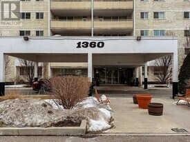 1360 York Mills Rd in Toronto, ON - Building Photo