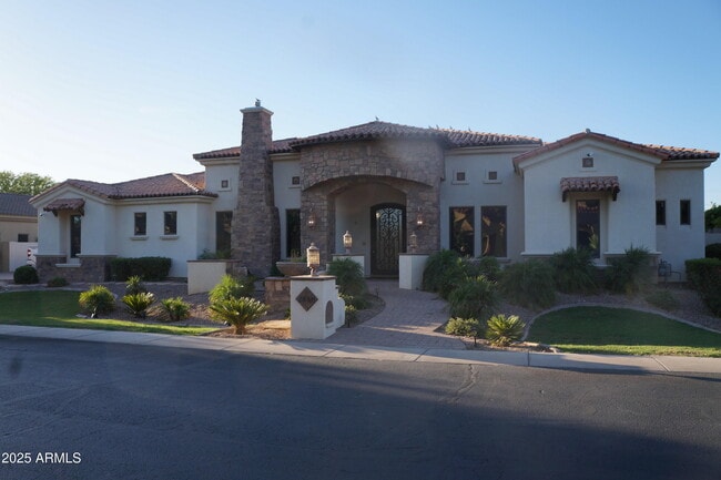 property at 2840 E Jade Pl