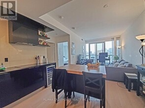 70 Temperance St in Toronto, ON - Building Photo - Building Photo