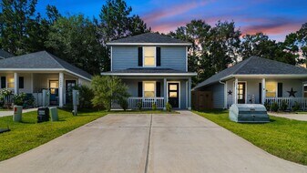 16842 Marie Vlg Dr in Conroe, TX - Building Photo