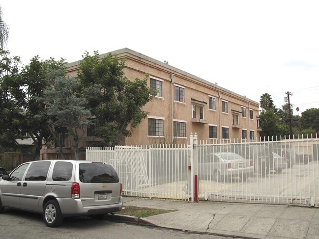 2005 Vista Del Mar St in Los Angeles, CA - Foto de edificio - Building Photo