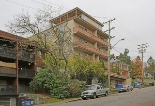 The Birches in New Westminster, BC - Building Photo - Building Photo