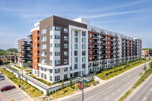 Le Teck in Laval, QC - Building Photo