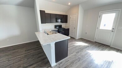 9708 Laredo Ln in Yukon, OK - Building Photo - Building Photo