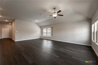1120 Eagle Xing in Seguin, TX - Building Photo - Building Photo