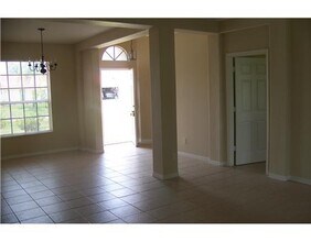 2474 SE Perugia St in Port St. Lucie, FL - Building Photo - Building Photo