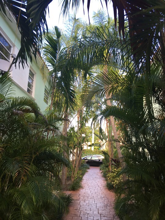 601 Michigan Ave, Unit 601 Michigan Condo in Miami Beach, FL - Building Photo