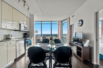 880 Bay St. in Toronto, ON - Building Photo - Building Photo