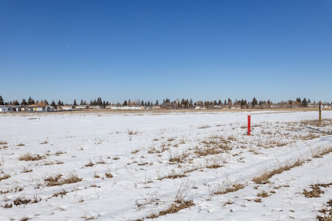 901 68 St SE in Calgary, AB - Building Photo - Building Photo