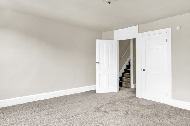 2035 Logan St in Harrisburg, PA - Building Photo - Building Photo