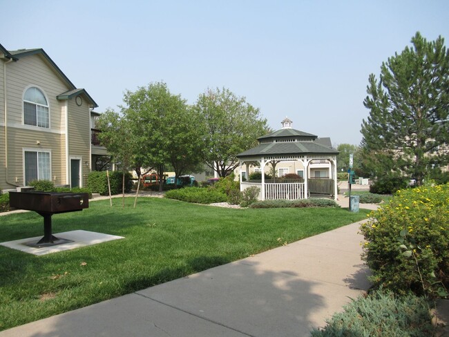 3002 W Elizabeth St in Fort Collins, CO - Foto de edificio - Building Photo