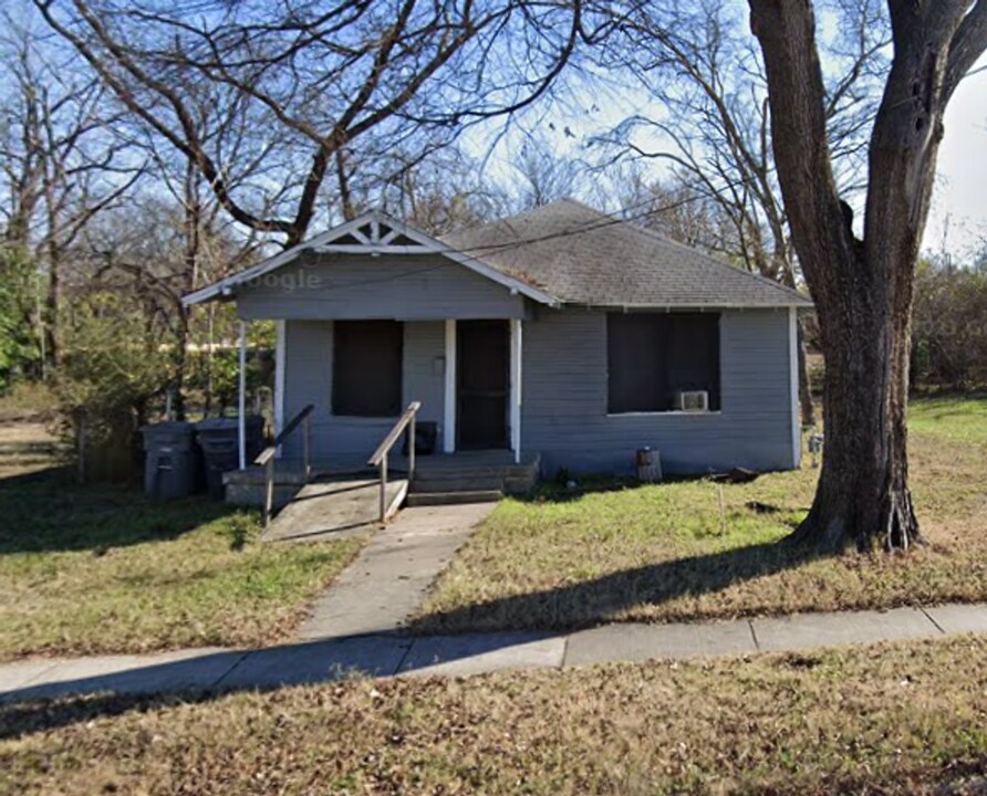 2438 Lawrence St in Dallas, TX - Foto de edificio