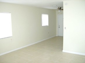 817 Tequesta St in Fort Lauderdale, FL - Building Photo - Building Photo