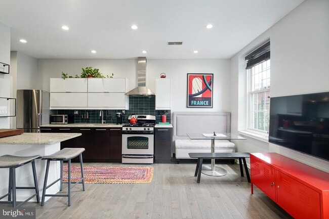 property at 1343 Lombard St