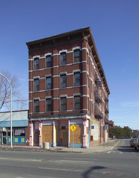 398-400 Main St in Holyoke, MA - Foto de edificio - Building Photo