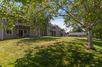 The Avenues Apartments in Seattle, WA - Building Photo - Building Photo