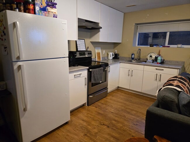 property at 11479-11236 236 St