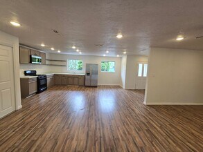 2115 Perry Rd SW in Albuquerque, NM - Building Photo - Building Photo