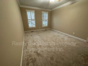 11 Park Village Ln in Greensboro, NC - Building Photo - Building Photo