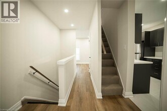 265 Robert St in Hamilton, ON - Building Photo - Building Photo