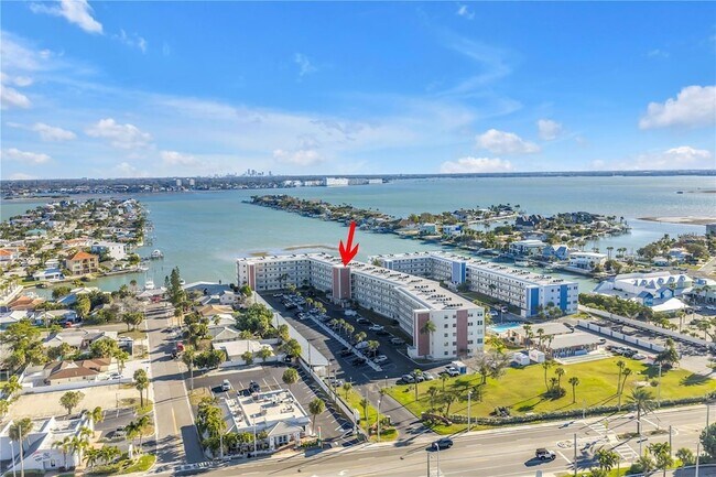 5575 Gulf Blvd, Unit 335 in St Pete Beach, FL - Building Photo - Building Photo