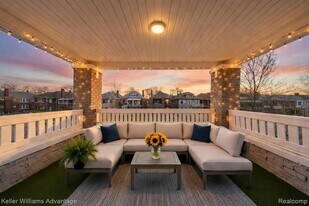 1975 Gladstone St in Detroit, MI - Building Photo