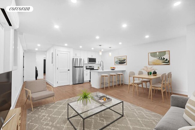 22-54 Crescent St in Queens, NY - Foto de edificio - Building Photo