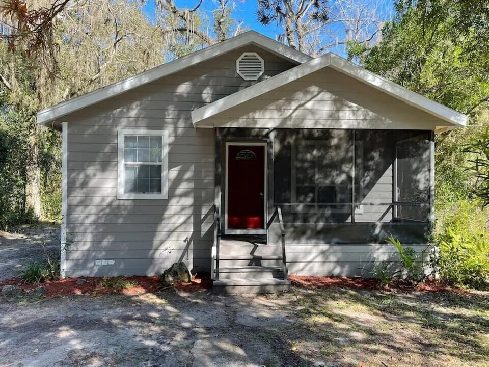 23084 NW 184th Rd in High Springs, FL - Building Photo