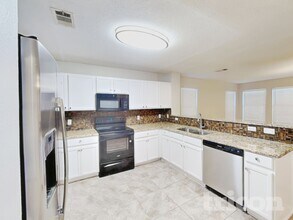 1113 Beeblossom Dr in Desoto, TX - Building Photo - Building Photo