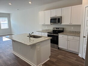 2045 Indigo Cir in Calabash, NC - Building Photo - Building Photo