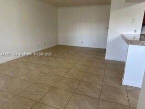 5502 Courtyard Dr in Margate, FL - Building Photo - Building Photo