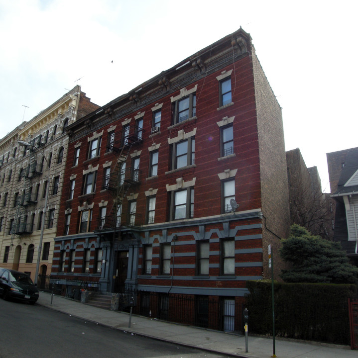 2420 Grand Ave in Bronx, NY - Building Photo