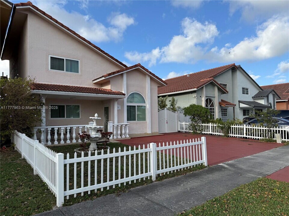 7891 SW 9th Terrace in Miami, FL - Building Photo