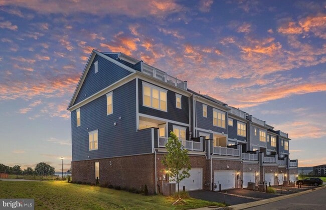 property at 1747 Riverbluff Ave