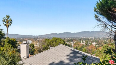 11622 Sunshine Terrace in Los Angeles, CA - Building Photo - Building Photo