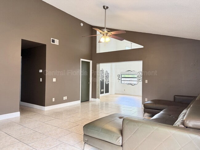 10227 Comfort Cir in Orlando, FL - Building Photo - Building Photo