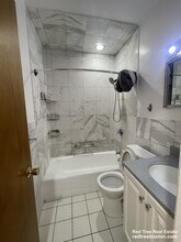 12 Dean Rd, Unit 3A in Brookline, MA - Building Photo - Building Photo