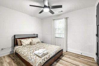2310 Tiger Flowers Dr NW, Unit Grace Haven in Atlanta, GA - Foto de edificio - Building Photo