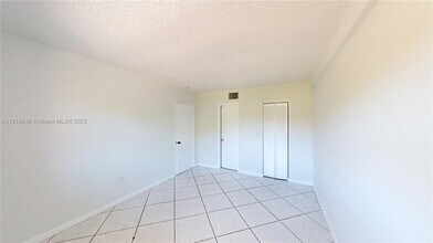 1825 SW 67th Ave in Miami, FL - Building Photo - Building Photo