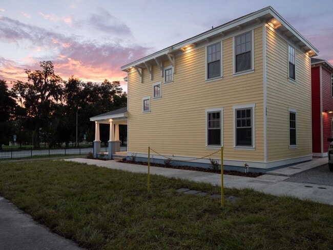 534 SW 6th Pl in Gainesville, FL - Building Photo - Building Photo