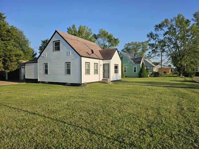1744 Woodland Ave in Columbus, OH - Foto de edificio - Building Photo